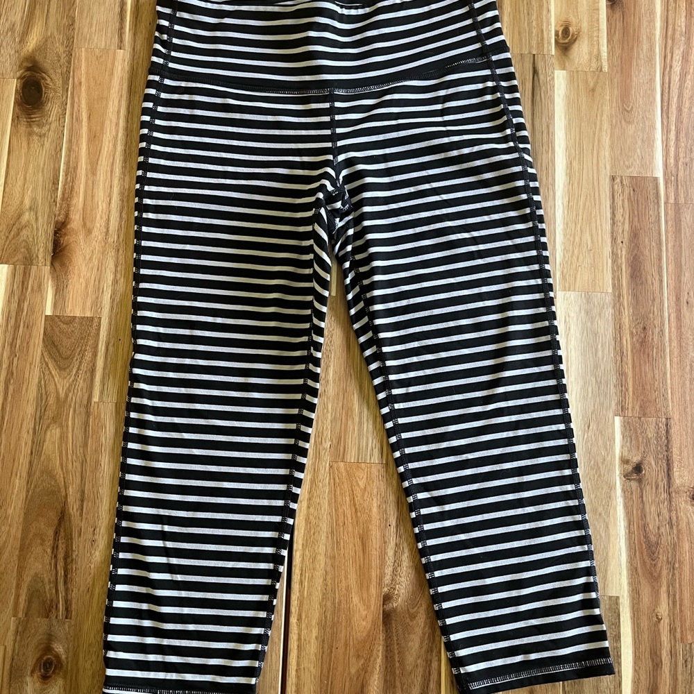 Athleta striped crops M
